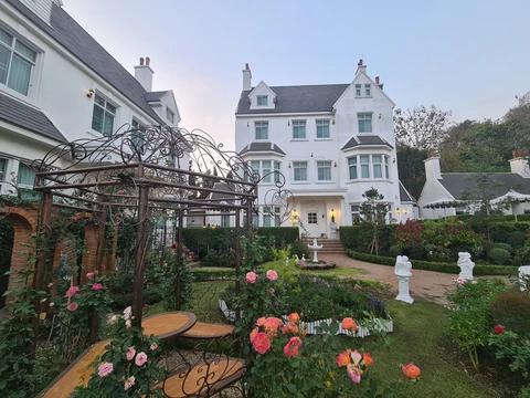 รูปภาพของฮิลล์โบโร ดิ อิงลีช คันทรี เฮาส์ โฮเต็ล แอนด์ เลชเชอร์