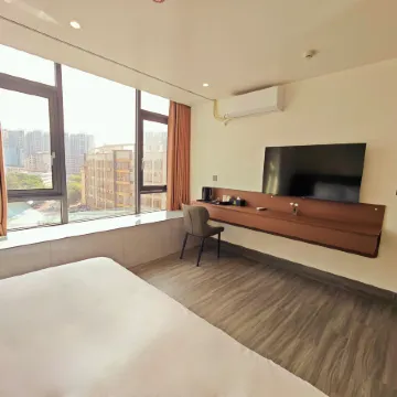 HJIHOTEL Отели рядом с достопримечательностью «Luoding Jiangbin Park»