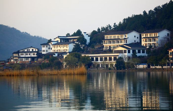 Nanbei Lake Huguang Shanju Holiday Hotel