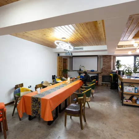 Wandering Forest Homestay (Chuhehan Street Subway Station)
