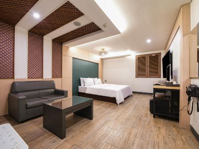 Hwaseong World Tourist Hotel