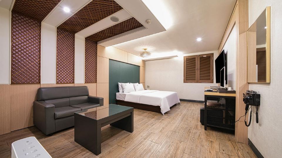 Hwaseong World Tourist Hotel