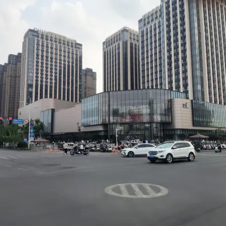Encounter Movie Hotel (Xinxiang East High-speed Railway Station)