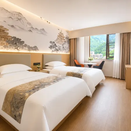 Baoxing Giant Panda Smart Choice Hotel