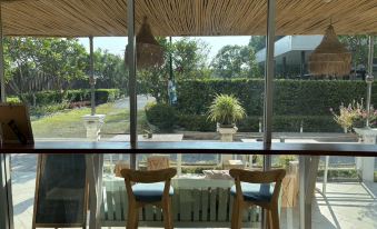 Castaway's Hua Hin Hotel