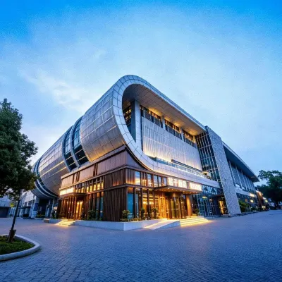 Orange Hotel (Wuhan High Speed Railway Station) Отели рядом с достопримечательностью «Железнодорожный вокзал Ухань»