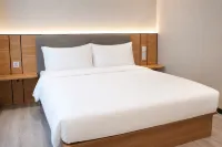 Sevendays Hotel - parking