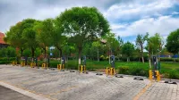 Public Air Travel·Danxia Pearl Hotel (Zhangye Colorful Danxia Scenic Area) - Parkplatz