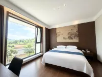 Guihe Boutique Homestay - parking