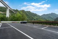 Shanyu Zhiyue Luxury Wild Resort, Chengkou, Chongqing - parking