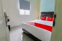 OYO 3493 Nami House Hotels in Medan Estate