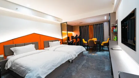 Chongqing Lijiang Alien E-sports Hotel (Grand Cross) Отели рядом с достопримечательностью «Chongqing Vocational Institute of Tourism»