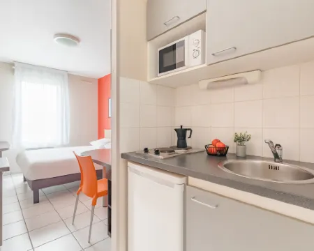 อพาร์ท’ซิตี้ คลาสสิค ลียง วาซส์ แซ็งต์ ซีร์ โรงแรมในลียง