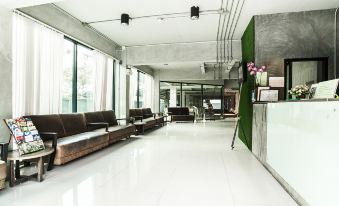 B2 Green Boutique & Budget Hotel