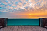 Weizhou Island Whale Sky Pool Sea View Hotel - Infinity Pools
