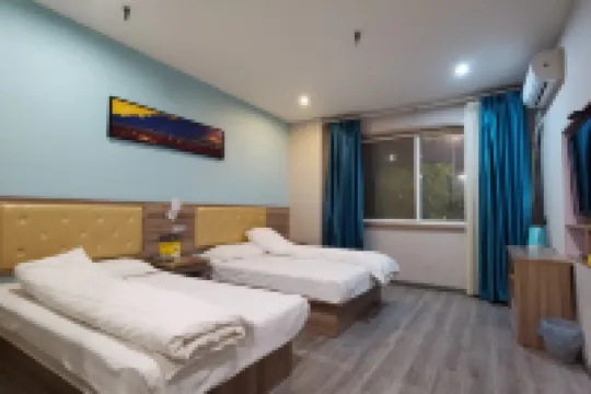 Yalexuan Homestay (Xi'an Railway Station Beian Yuemen Subway Station) Hotel di 