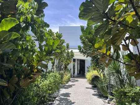 La Villa Langkawi - Private Pool Отели рядом с достопримечательностью «5 Elements»