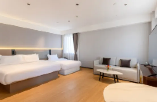 Qingdao Shiguang Hotel (May Fourth Square Ningxia Road Subway Station)