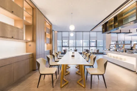 Xiangyang Langman City Hotel