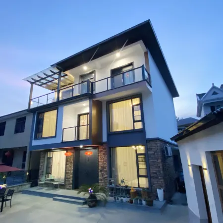 HAPPY HOMESTAY