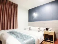 AiXi Traving with hostel