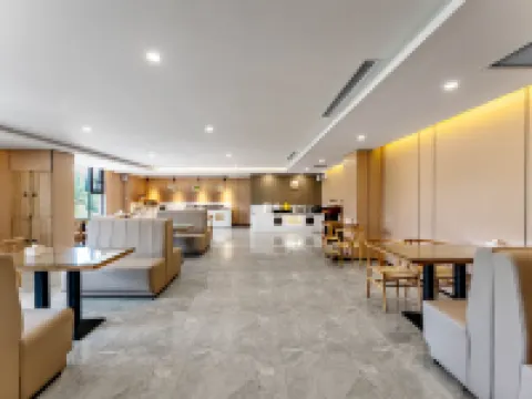 Lanyue Hotel (Xuchang Changge Yiwu Chengzhong Mao Ideal City Branch) Hotels in Changge