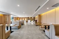 Lanyue Hotel (Xuchang Changge Yiwu Chengzhong Mao Ideal City Branch)
