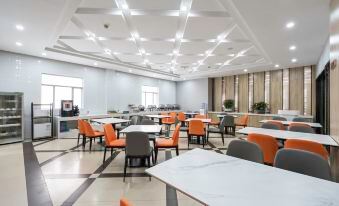 Kaiyue Business Hotel(Ninefang City Shop,Northmen Road )