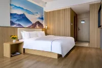 Yijia Hotel