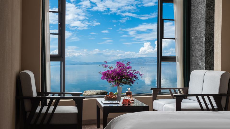 Free Loop Erhai Lake View Resort Hotel