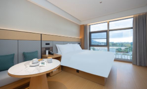 JI Hotel (Shenzhen North Railway Station East Plaza)