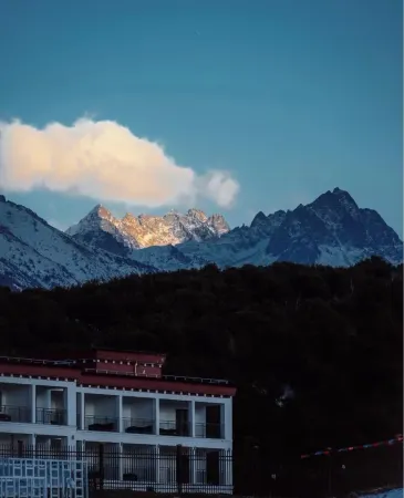 鳳輝.Sunshine日照雪山度假飯店（德欽飛來寺店）