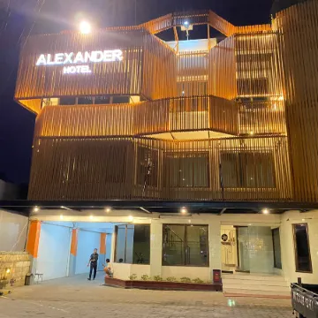 Alexander Hotel Tegal
