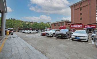 YUN JI Hotel (Baoji Railway Station)