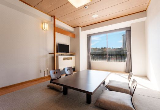 카메노이 호텔 구사쓰 유바타케 외관 또는 유바타케 근처 풍경