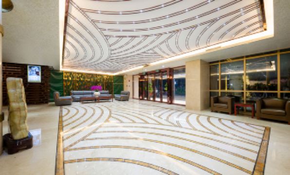 Zhongyi Hotel (Guangzhou Wanda Plaza Lejia Road Metro Station Branch)