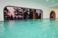 Weizhou Island Versailles Seaview Resort - Bintang 5