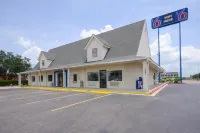 Motel 6 Webster, TX - Houston - NASA Lake Hotels in Webster