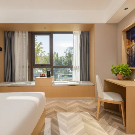 Floral · Dongtai Qiliyang Homestay (Derun Plaza Baibai Ban Shopping Center)