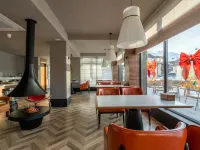 Aletai Garden Villas Designer Resort Hotel (Jiangjun Mountain Ski Resort Branch) Hotels in Altay City