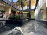 Lijiang Imperial Garden Hotel (Shuhe Ancient Town Square Street Store) Hotels near The Ancient Town of Shuhe-Sifang Street