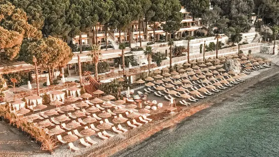 Perios Beach House - Adults Only