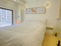 Isure Airbnb Hotel (Luchaogang Park）