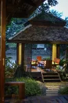 Luxurious Living by the River Hannah Villa