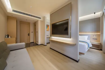 Lanyue Shifeng Hotel (Huangjiahu University Town Chinese Medicine University Subway Station Branch) Отели рядом с достопримечательностью «Wuhan University of Science and Technology Student Working Office»