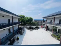 Shiguang B&B Hotels in Mengjin District