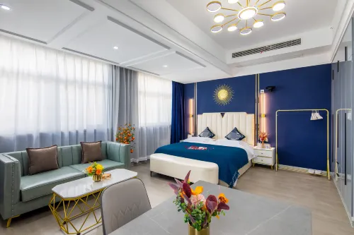 Light Luxury Meidu Cinema Self-service Apartment (Yili Future City)