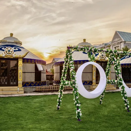 Hulunbuir Erguna Cloud Pasture Luxury Resort Hotel (Heishantou Branch)