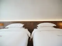 Longnan Qianxin Town Mountainside Hot Spring Resort Hotel Hotel a Longnan