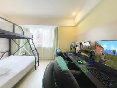Black Shark Esports Hotel (Yichang CBD Shopping Center Railway Bar Snack Street Store)